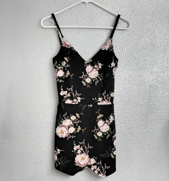 Soprano Floral Romper    Size XS - Picture 1 of 3